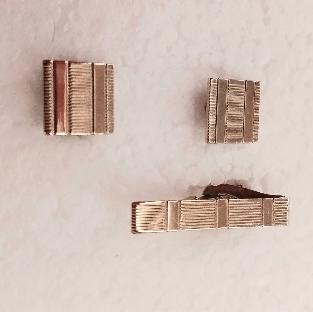 Cufflinks Tie Clip Set Mid-Century Modern Gold Tone Etched Rectangles Graphics.